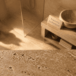 travertin salle de bain inconvénients porosité