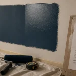 Combien de temps entre 2 couches de peinture : erreurs qui gâchent la finition