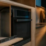 Installer un four encastrable : branchement 20A et ventilation, niche ajustée et câble gainé