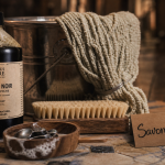 Savon noir nettoyage sol : seau, serpillère et dosage